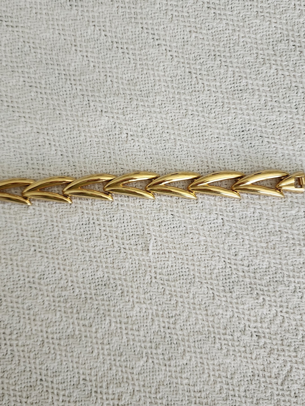 Vintage Modernist Gold Tone Choker & Bracelet Set | Bold Leaf Swirl Link - Picture 4 of 7